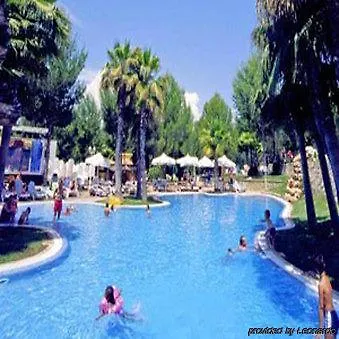 Valentin Park Παγκουέρα