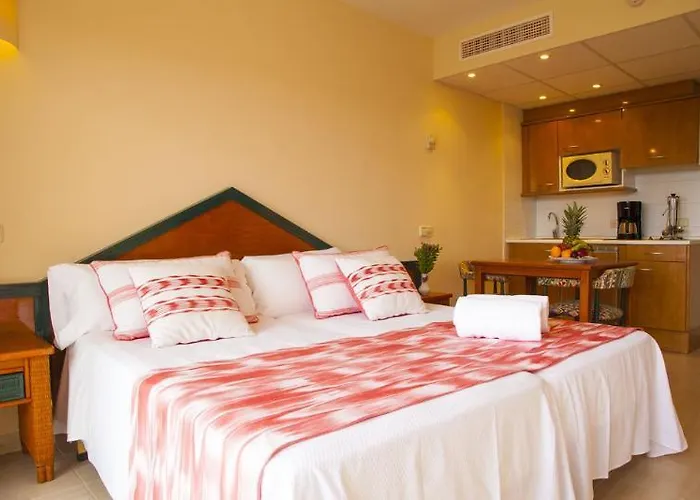 Valentin Park * Peguera